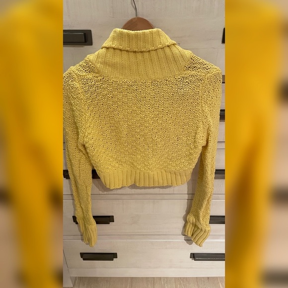 Wet Seal Knitted Cropped Cardigan - Picture 3 of 3